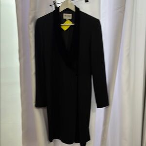 Black Long jacket with Velvet Lapel Hugo Buscati size 6